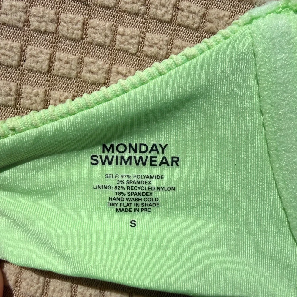 Monday Swimwear Cala Roja Top- lime green crinkle